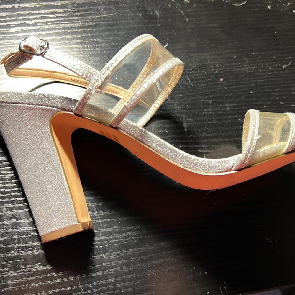 Beautiful! Gently used, perfect for a wedding or night out!  Too small for me!!